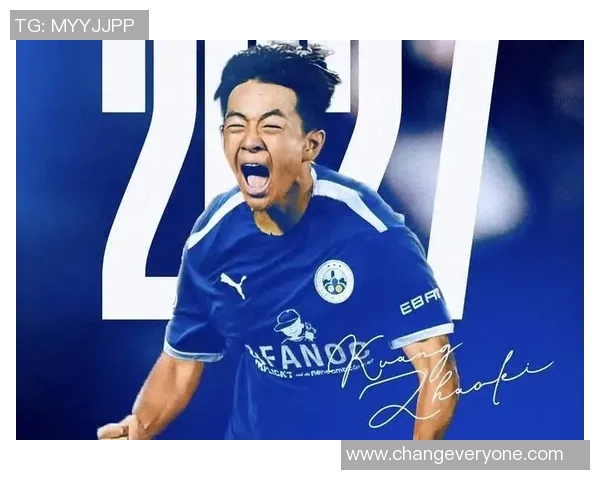 足球明星踢瓶子挑战赛引发热潮谁是背后的创意发起者