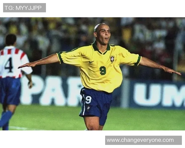 全网最牛足球明星背后的传奇故事与辉煌成就揭秘